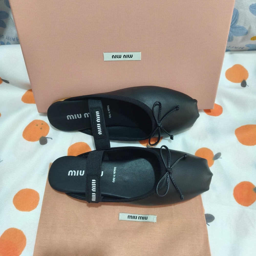 Miu Miu Black Leather Bow-Front Slide Mules - Picture 2 of 11
